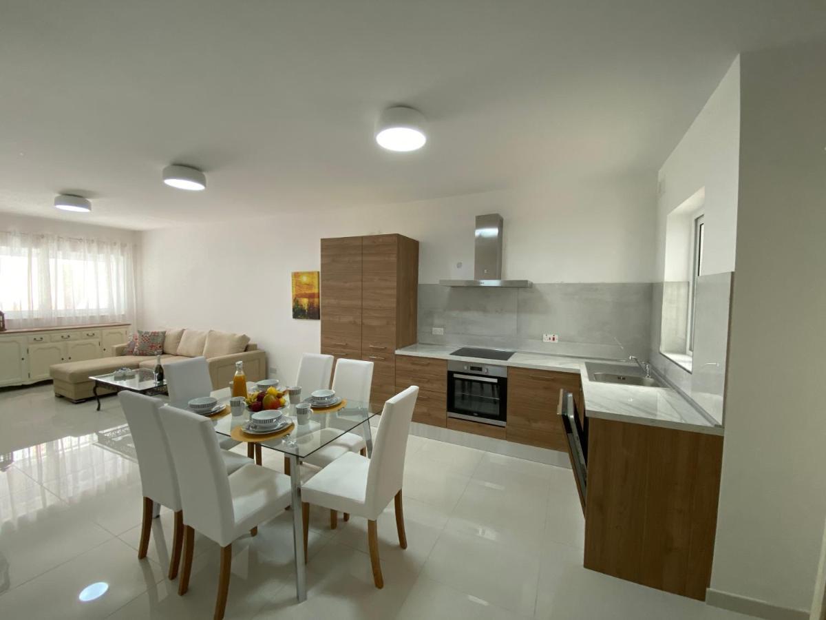 Sunshine Apartments Mellieha - Modern Three Bedroom Ground Floor Apartment With Yard Ngoại thất bức ảnh
