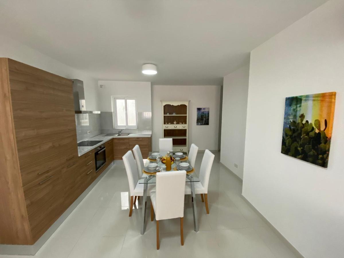 Sunshine Apartments Mellieha - Modern Three Bedroom Ground Floor Apartment With Yard Ngoại thất bức ảnh