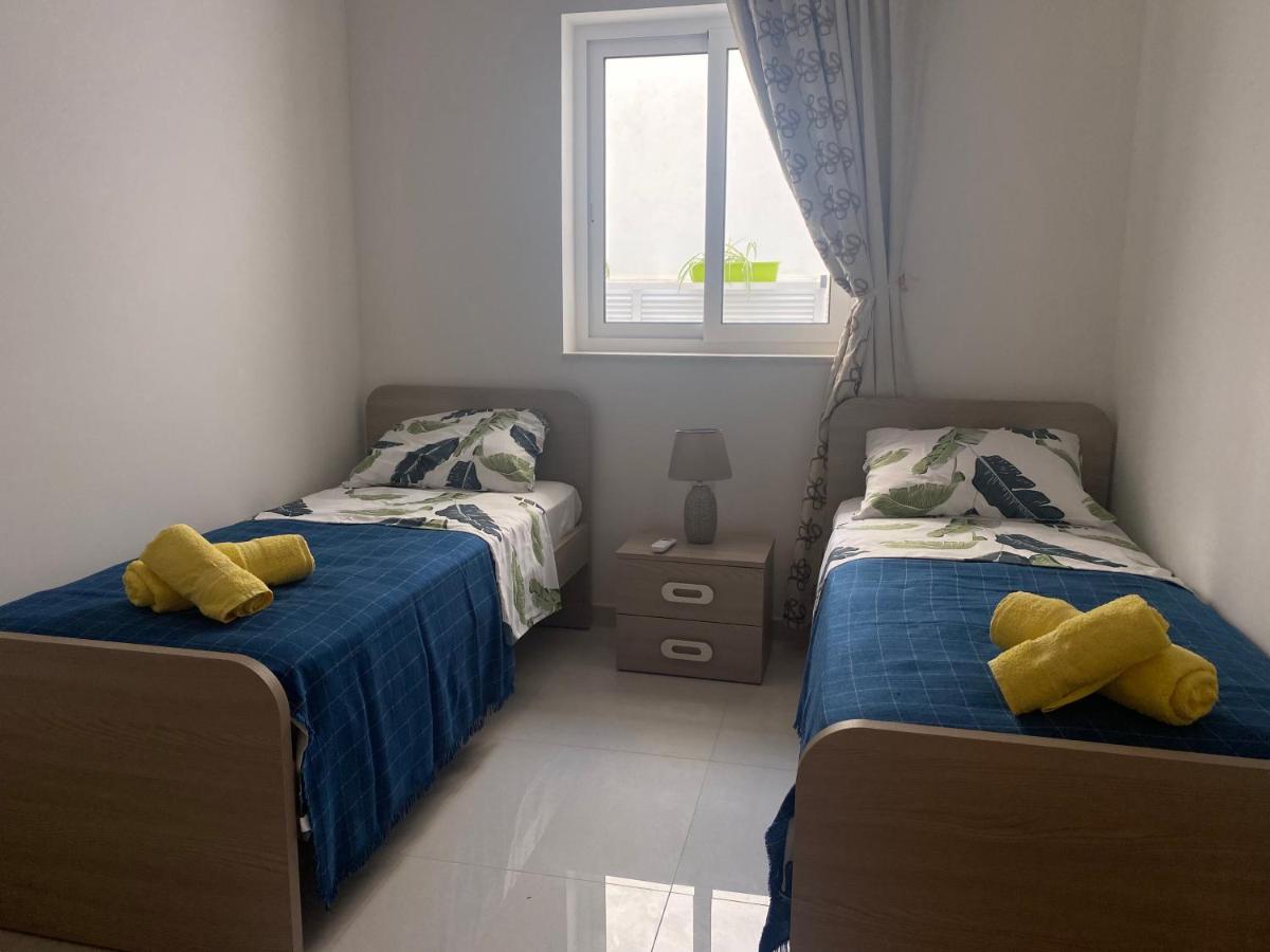 Sunshine Apartments Mellieha - Modern Three Bedroom Ground Floor Apartment With Yard Ngoại thất bức ảnh