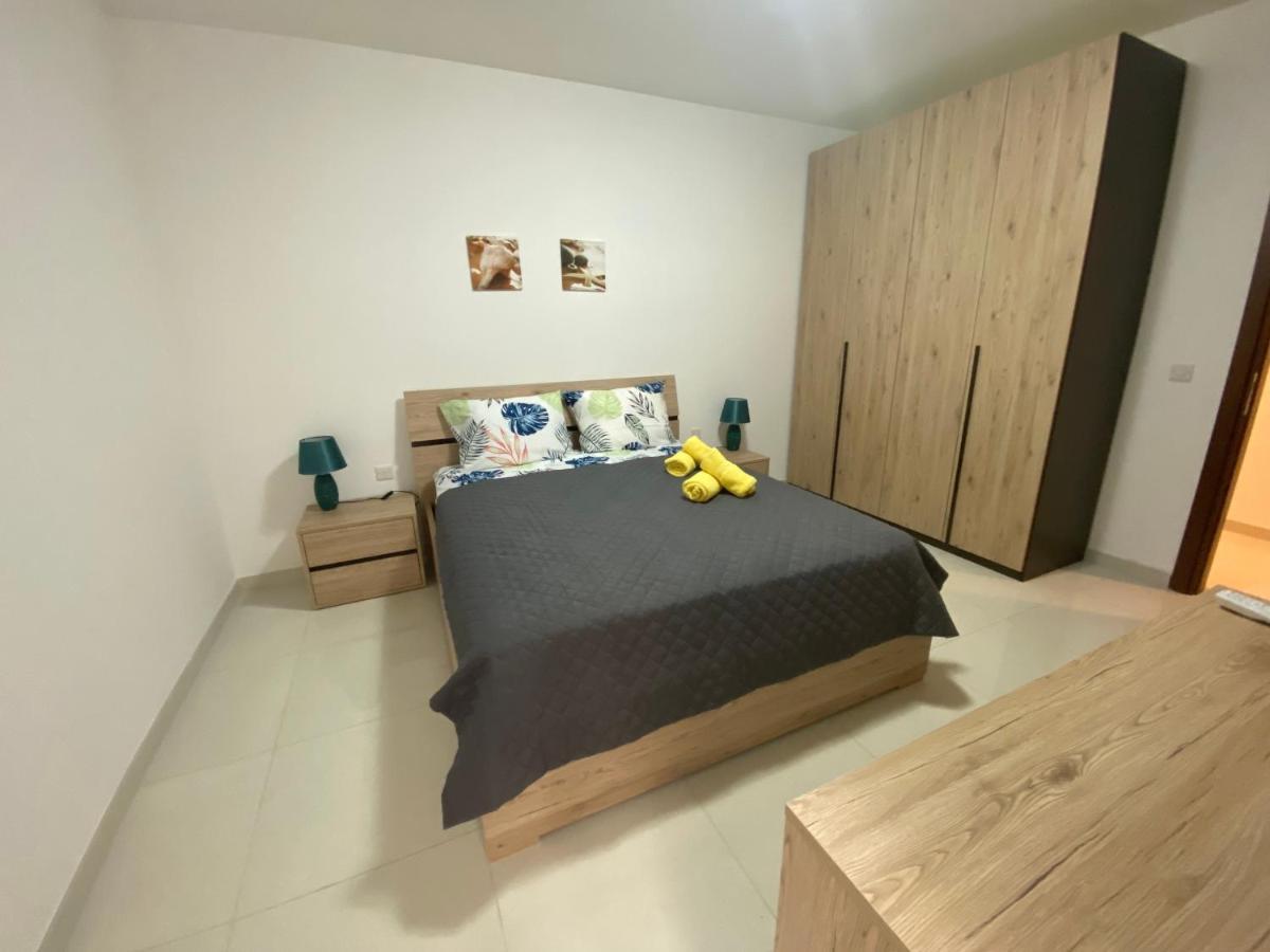 Sunshine Apartments Mellieha - Modern Three Bedroom Ground Floor Apartment With Yard Ngoại thất bức ảnh