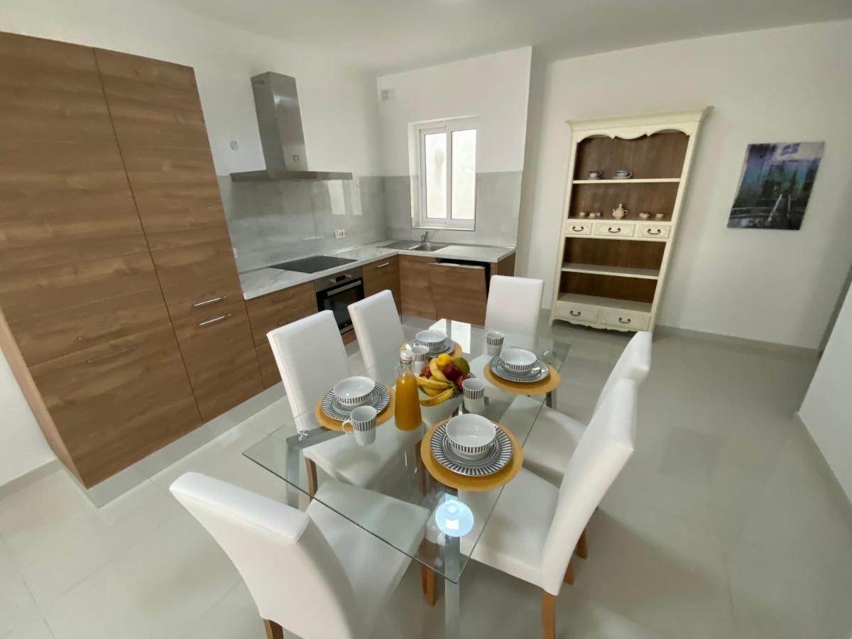 Sunshine Apartments Mellieha - Modern Three Bedroom Ground Floor Apartment With Yard Ngoại thất bức ảnh
